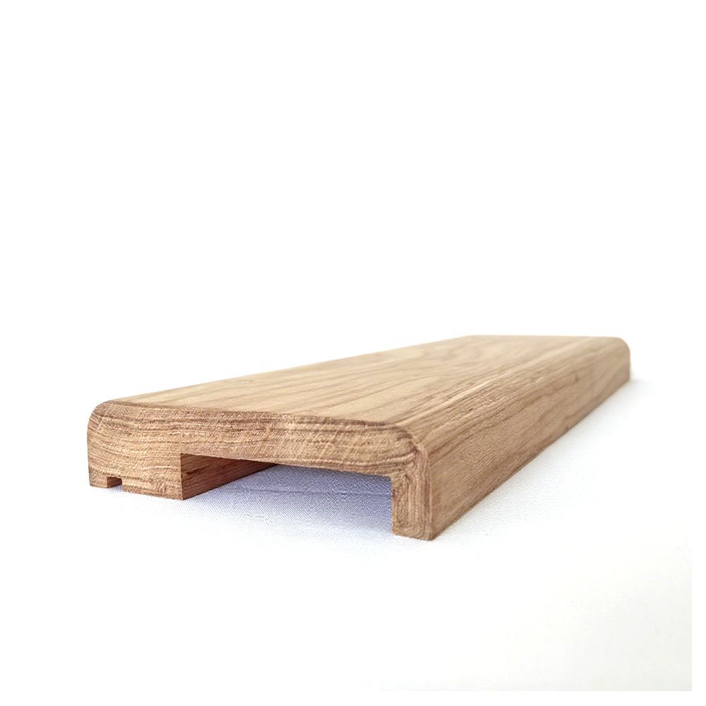 Mobilier décking Pop'Oak en hôtellerie de plein air — résistance eau salée + crème solaire + chlore validée.